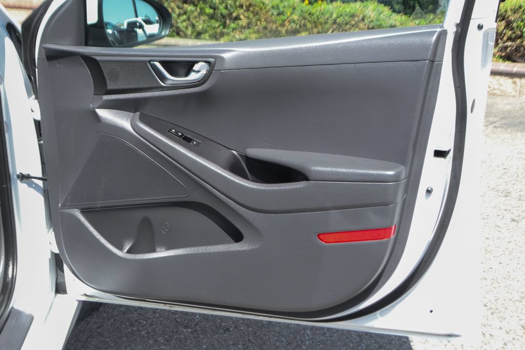 Used 2019 Hyundai Ioniq Electric FWD image 37
