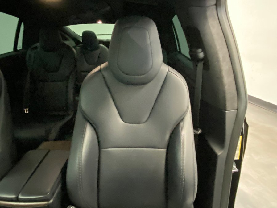 Used 2018 Tesla Model X 75D image 21