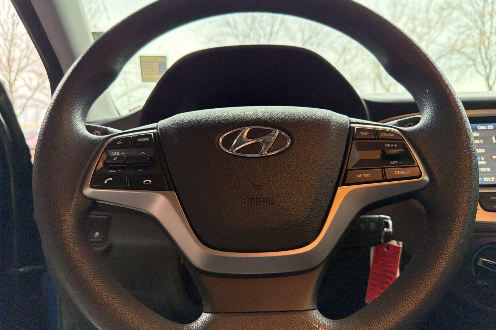 Used 2022 Hyundai Accent SEL image 29