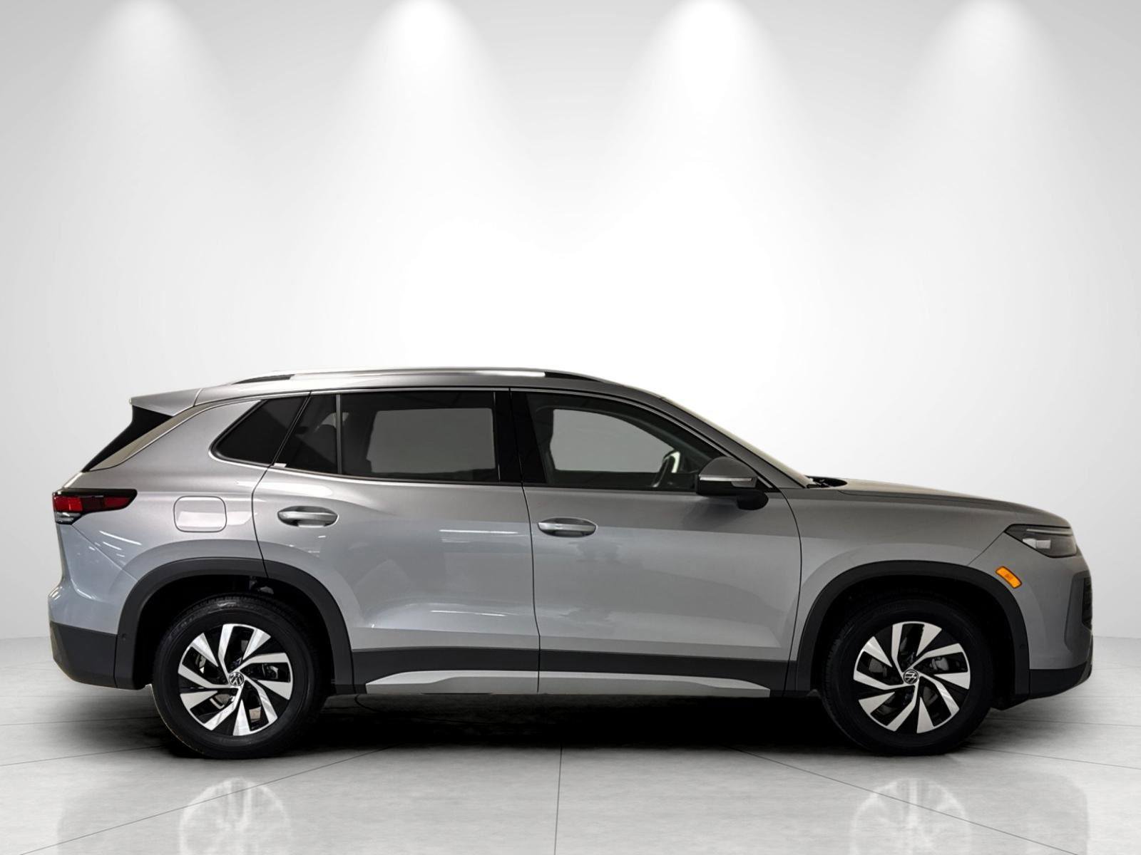 New 2026 Volkswagen Tiguan S FWD image 6