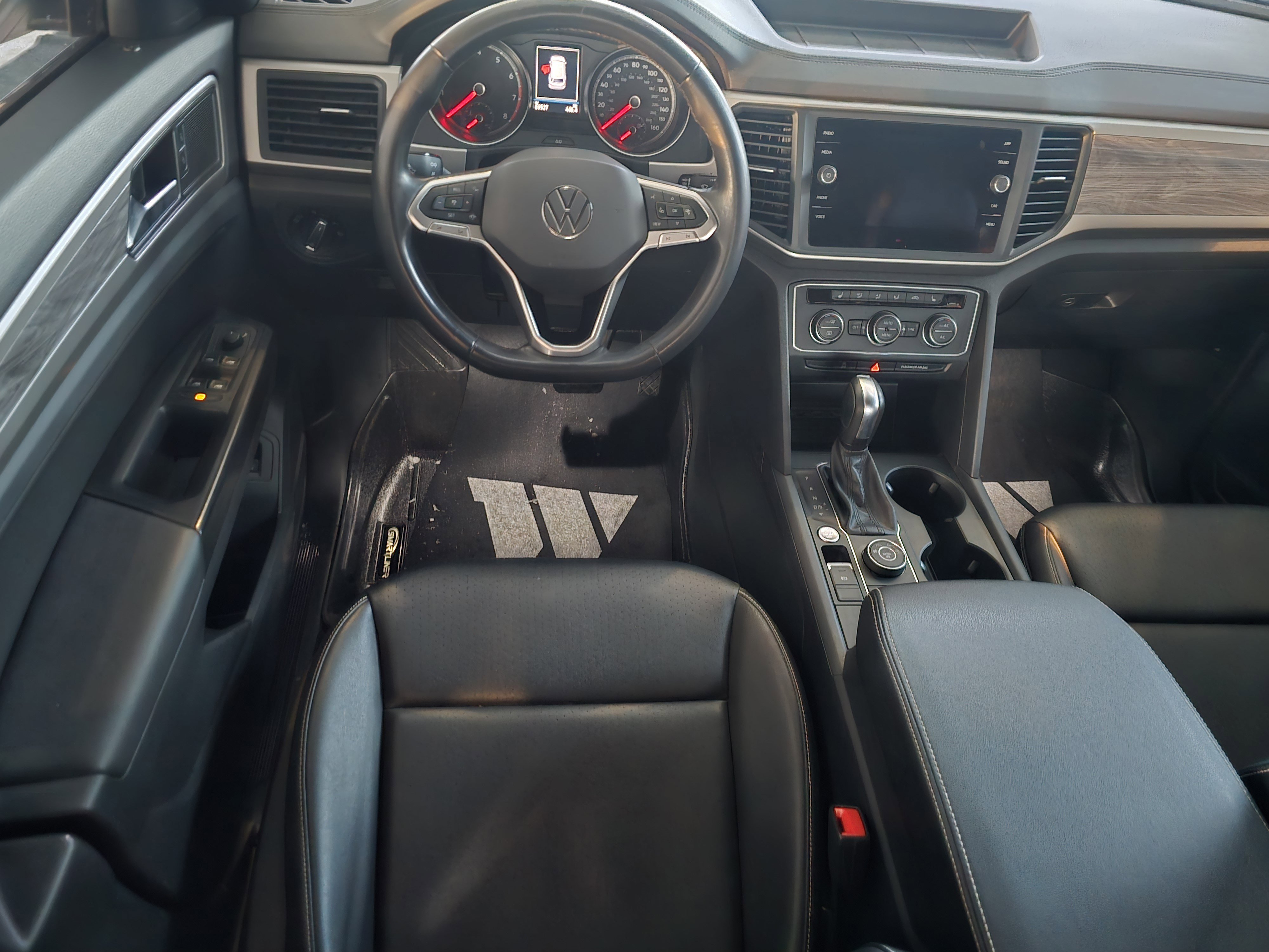 Used 2020 Volkswagen Atlas Cross Sport SE image 16