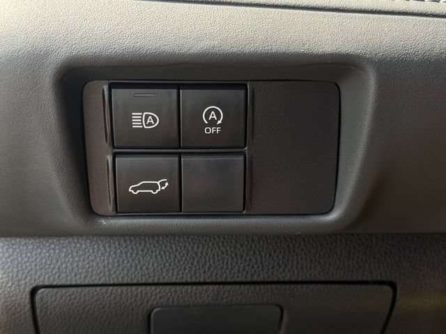 Certified 2024 Toyota Highlander LE FWD image 17