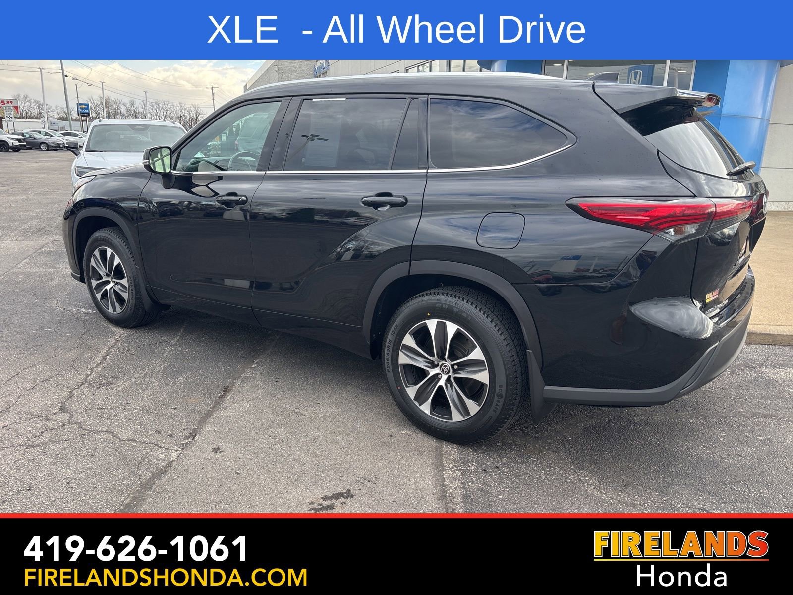 Used 2021 Toyota Highlander XLE image 2