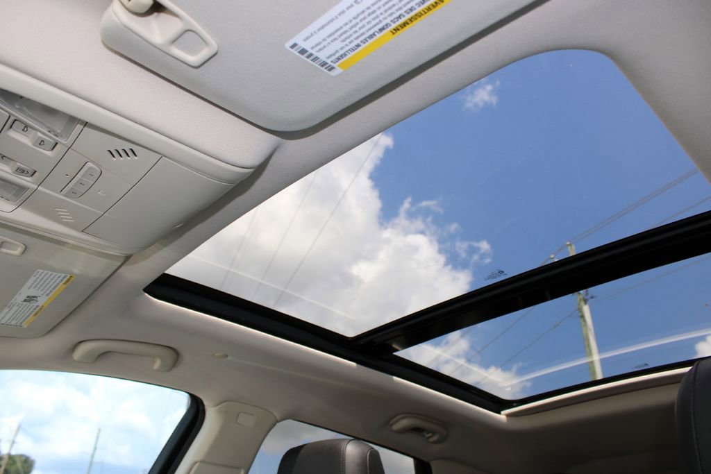 Used 2017 Cadillac XT5 Luxury w/ Driver Awareness Package image 15