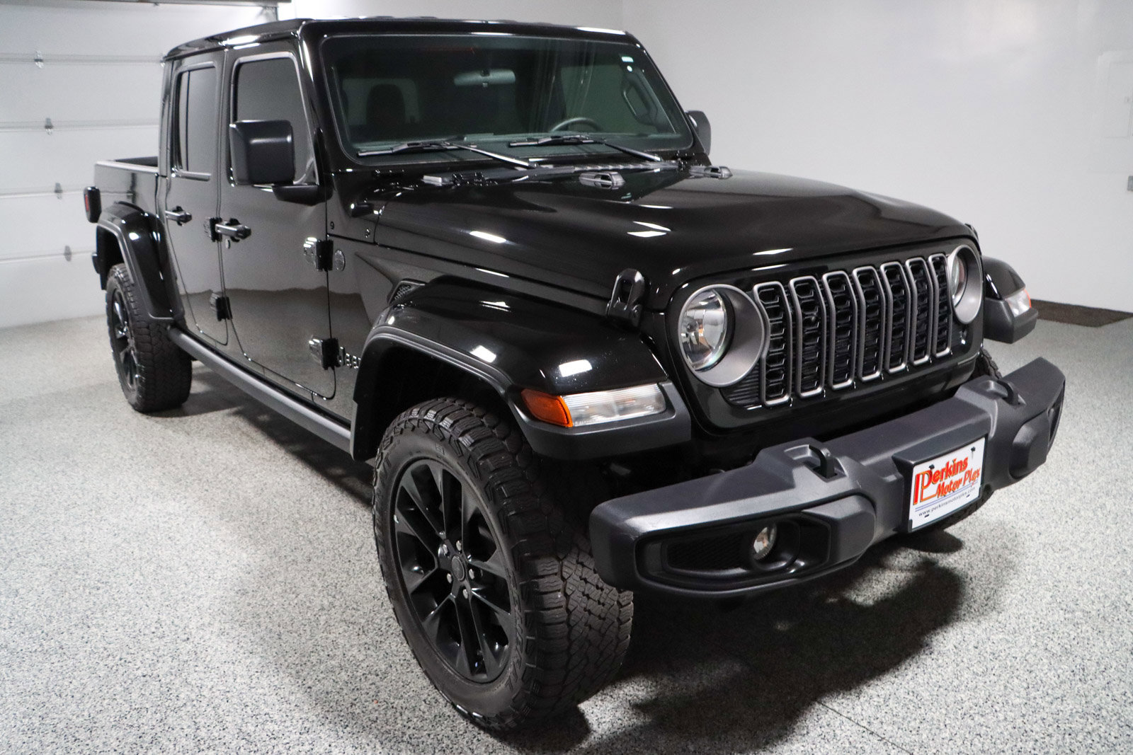Used 2025 Jeep Gladiator Sport image 5