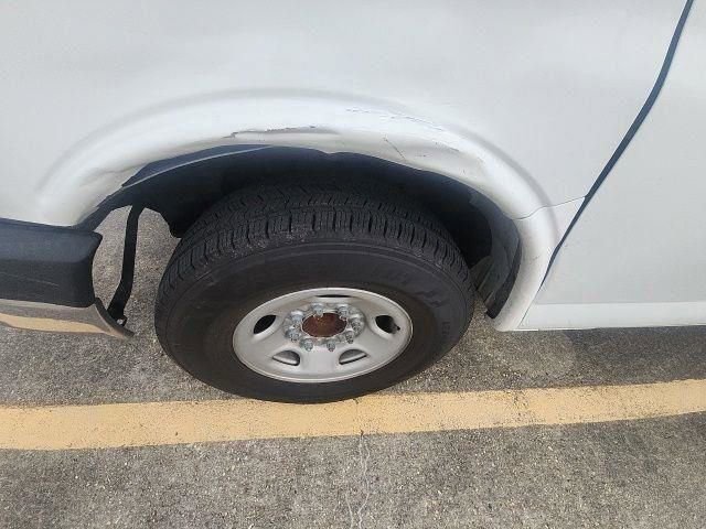 Used 2016 Chevrolet Express 3500 LT w/ LT Preferred Equipment Group image 27