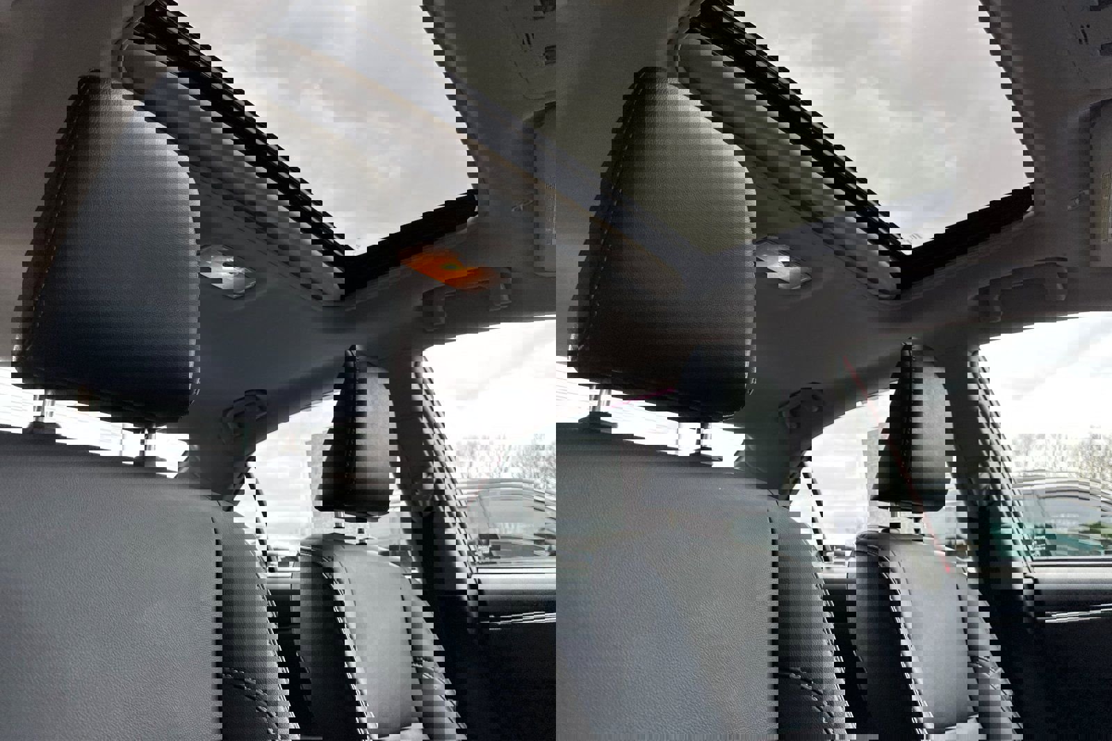 Used 2018 Toyota Corolla XLE FWD image 17