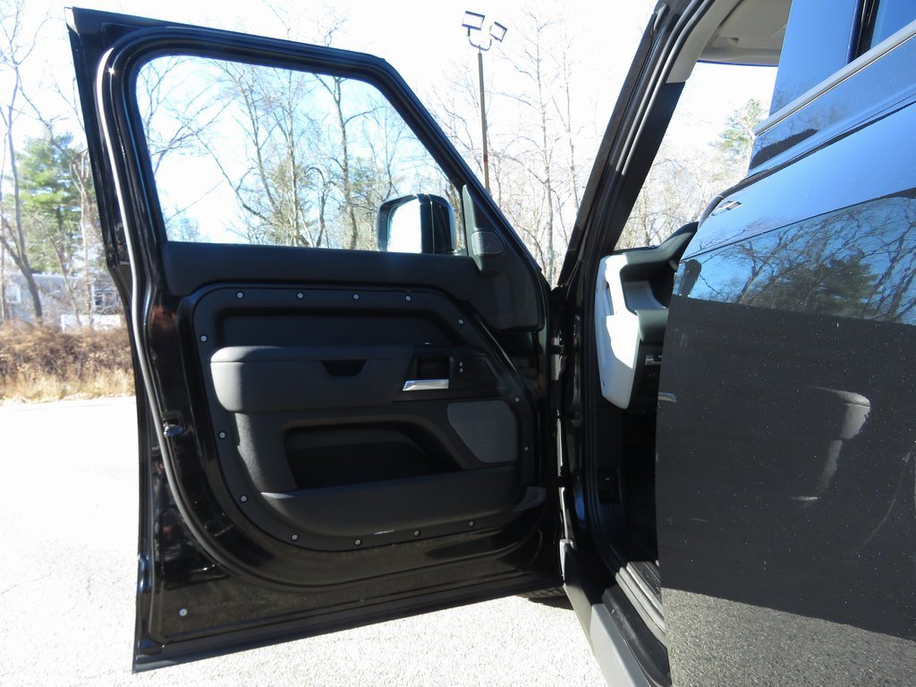 Used 2020 Land Rover Defender 110 S image 9