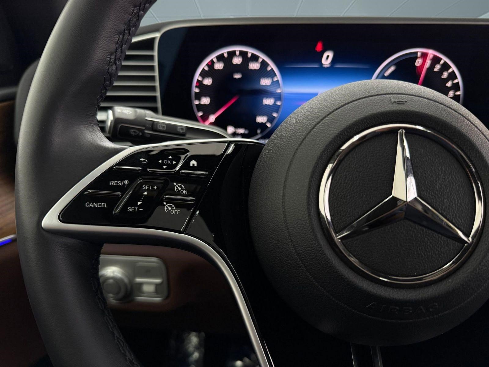 Used 2025 Mercedes-Benz GLE 450e 4MATIC w/ Winter Package image 15