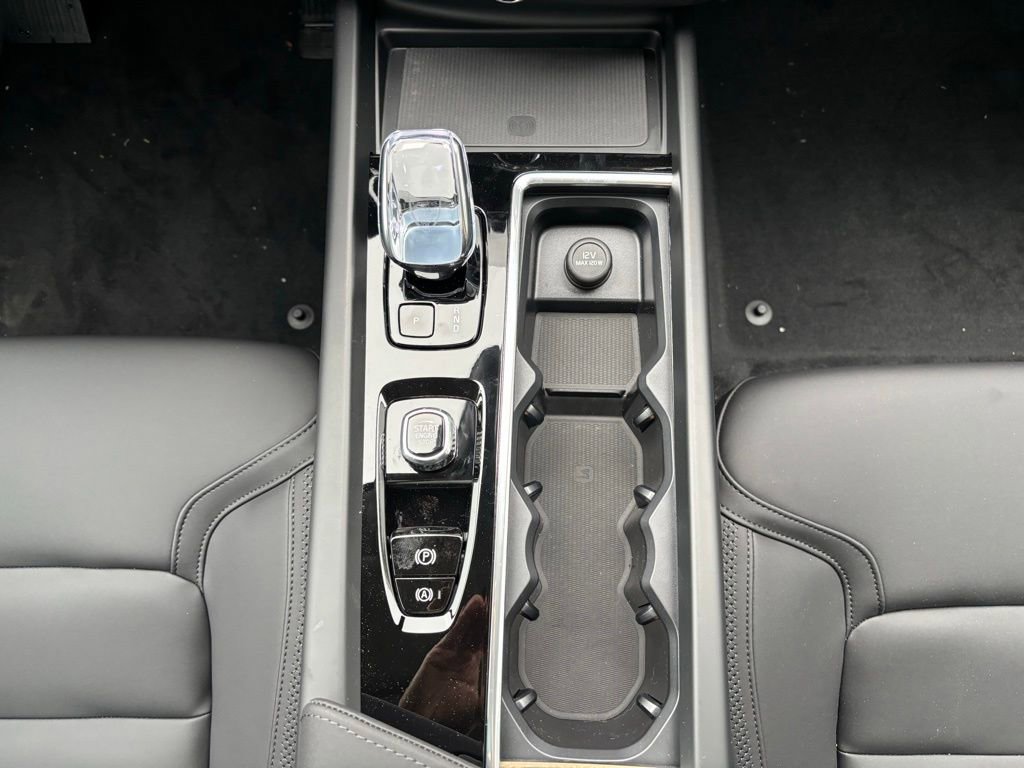 New 2026 Volvo XC60 B5 Core w/ Protection Package Premier AWD/4WD image 13