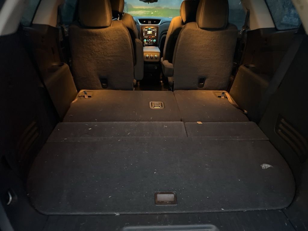 Used 2017 Chevrolet Traverse LT w/ Style and Technology Package image 23