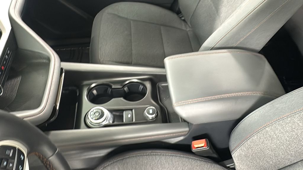 Used 2025 Ford Explorer Active image 25