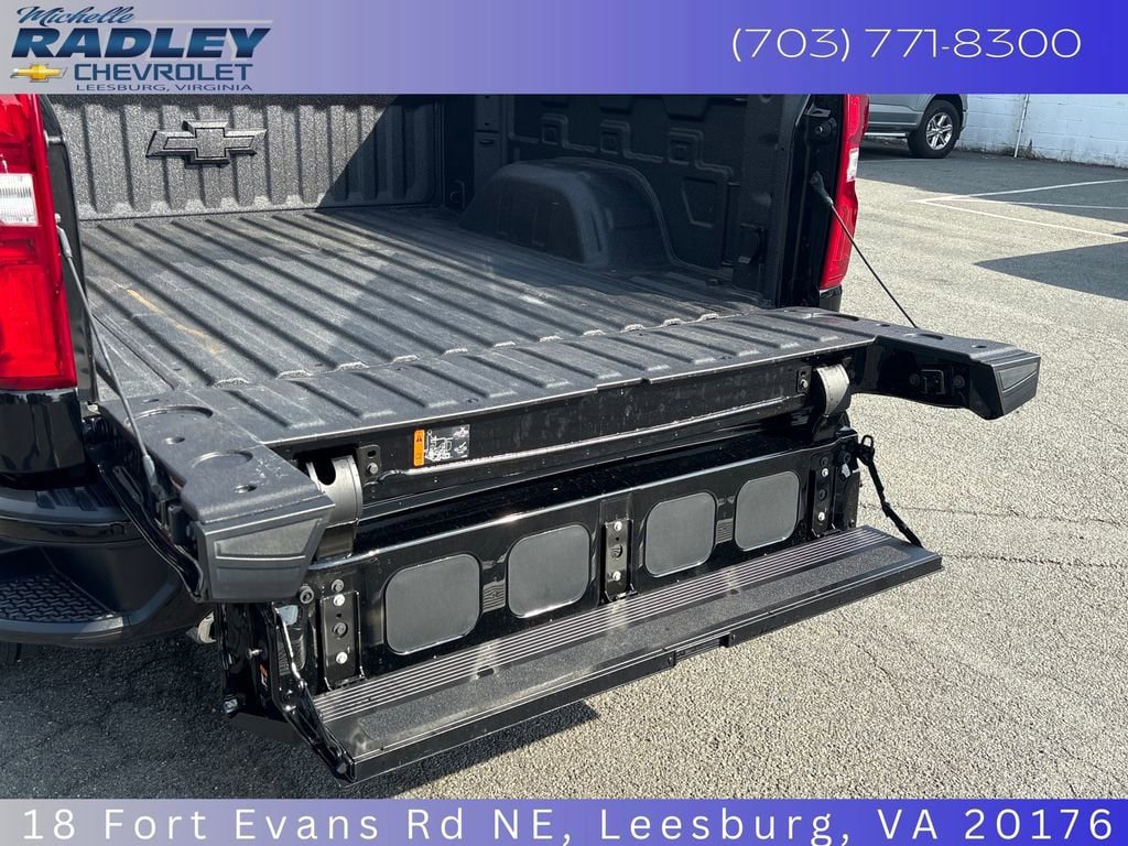 Used 2025 Chevrolet Silverado 1500 LT Trail Boss w/ Convenience Package II AWD/4WD image 12