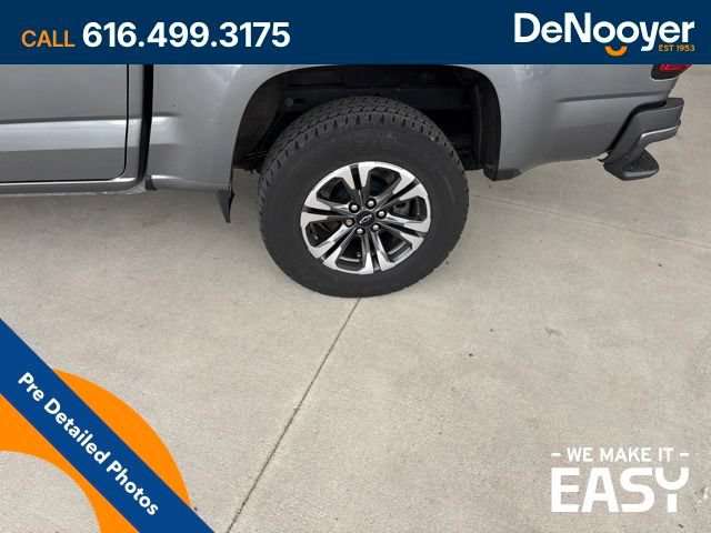 Used 2022 Chevrolet Colorado Z71 w/ Safety Package AWD/4WD image 13