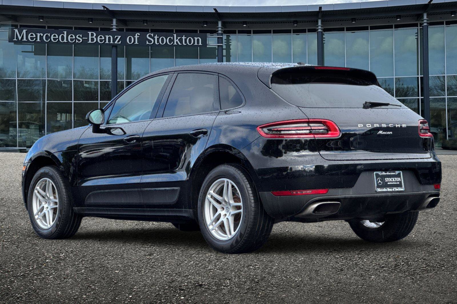 Used 2018 Porsche Macan AWD/4WD image 6