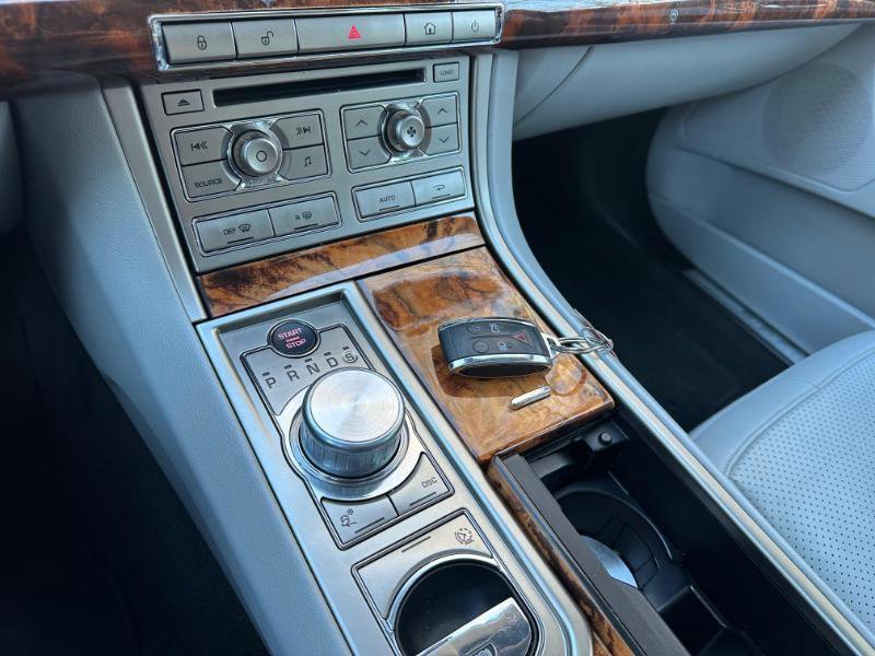 Used 2009 Jaguar XF Premium image 27