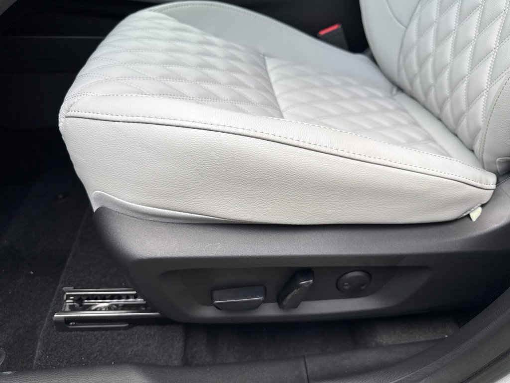 New 2025 Mitsubishi Outlander SEL image 25
