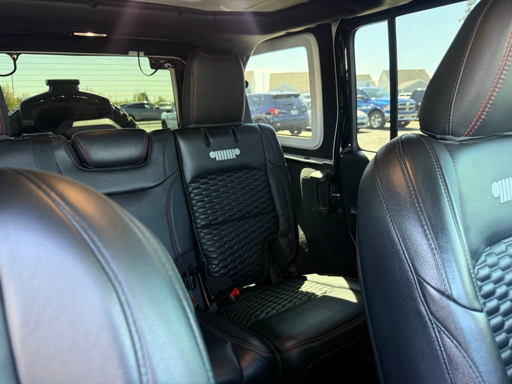 Used 2020 Jeep Wrangler Unlimited Rubicon w/ Steel Bumper Group AWD/4WD image 15