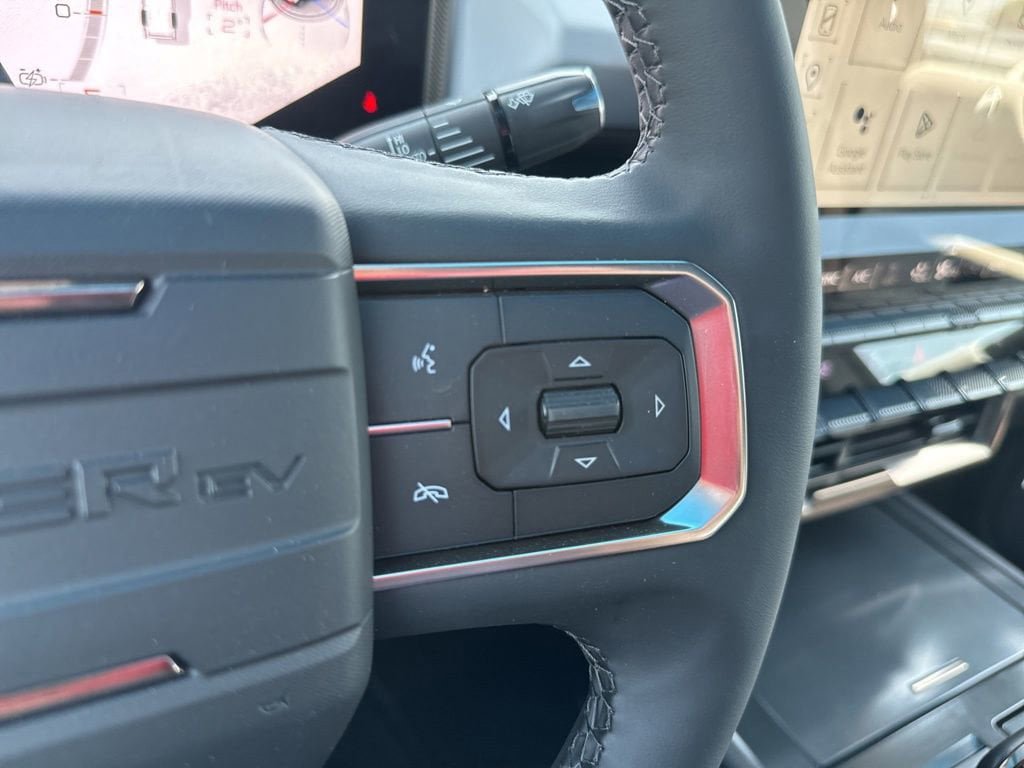 New 2025 GMC Hummer EV 2X w/ LPO, Dark Essentials Package image 25