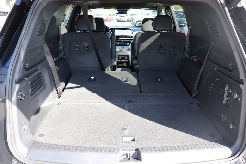 Used 2024 Chevrolet Traverse RS w/ LPO, Floor Liner Package image 44