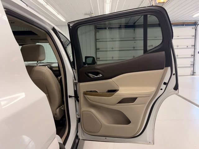 Used 2019 GMC Acadia Denali w/ Technology Package AWD/4WD image 8