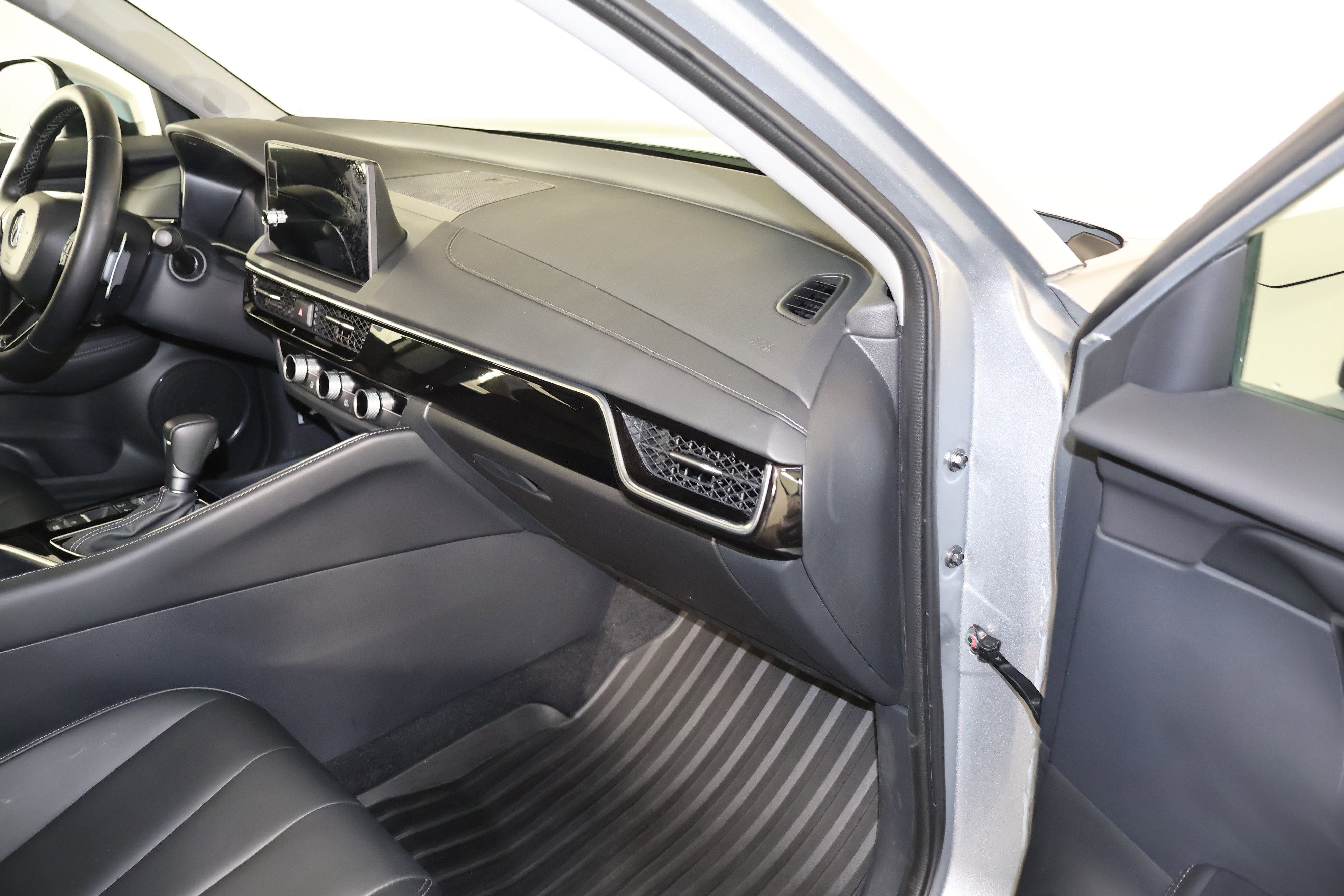 Certified 2025 Acura ADX AWD image 40