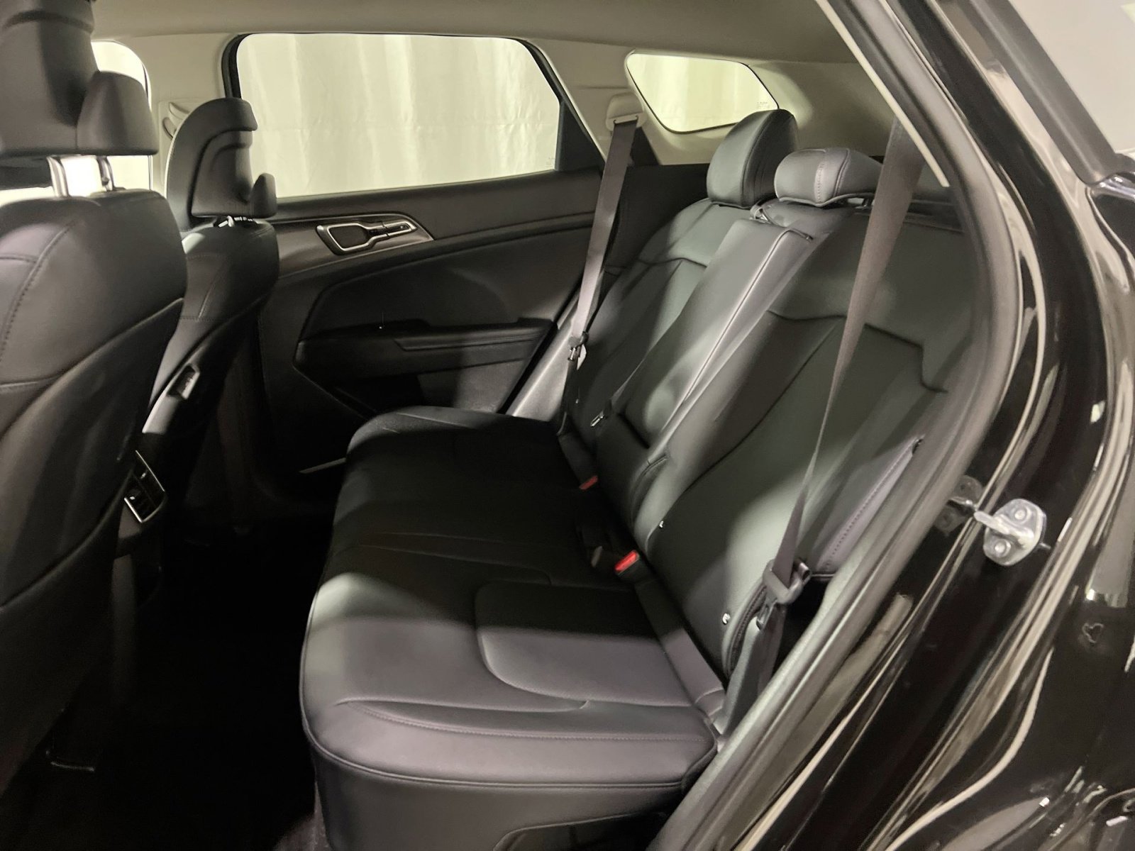 Used 2023 Kia Sportage EX image 25