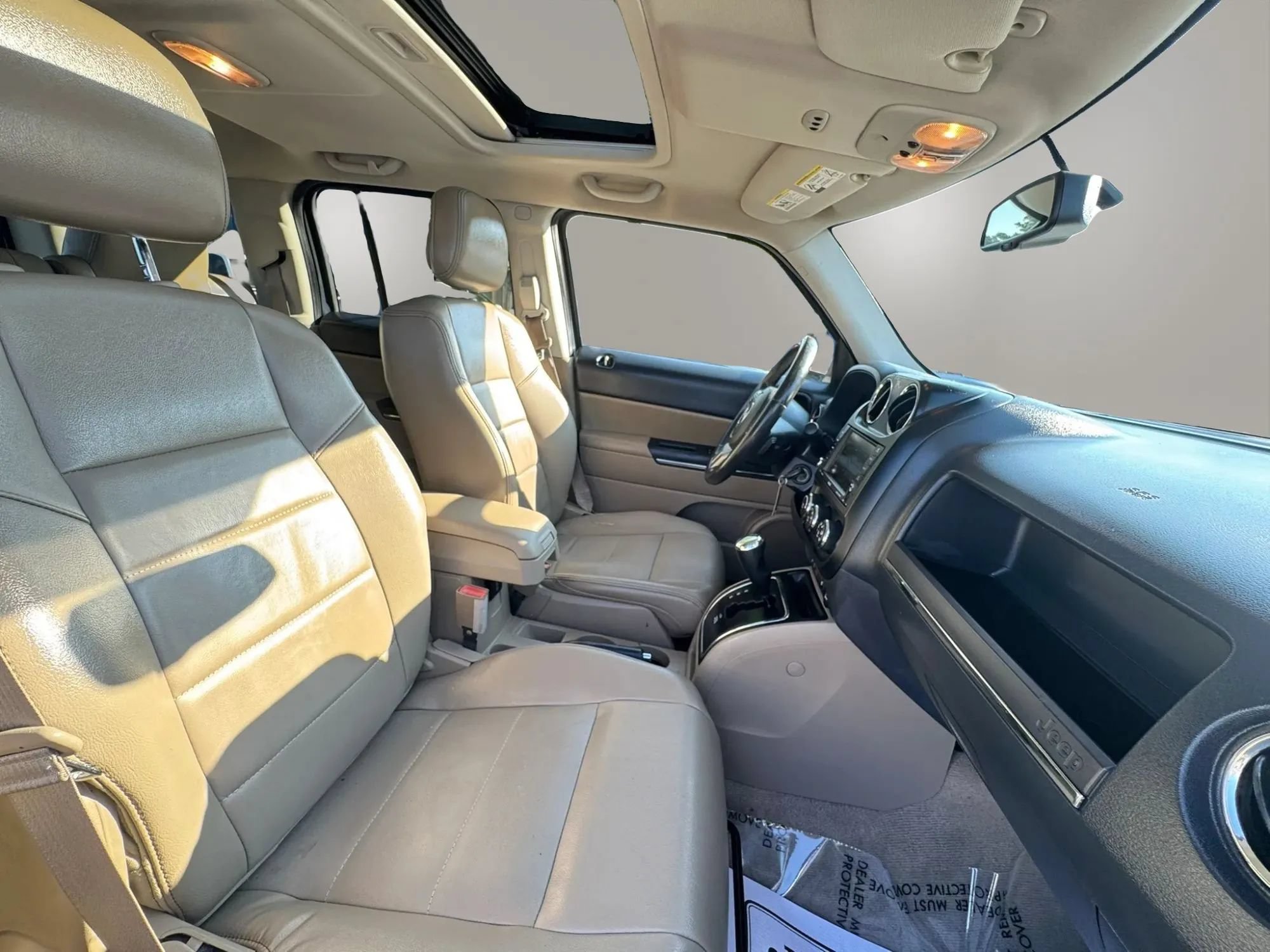Used 2014 Jeep Patriot Limited w/ Sun/Sound Group FWD image 11