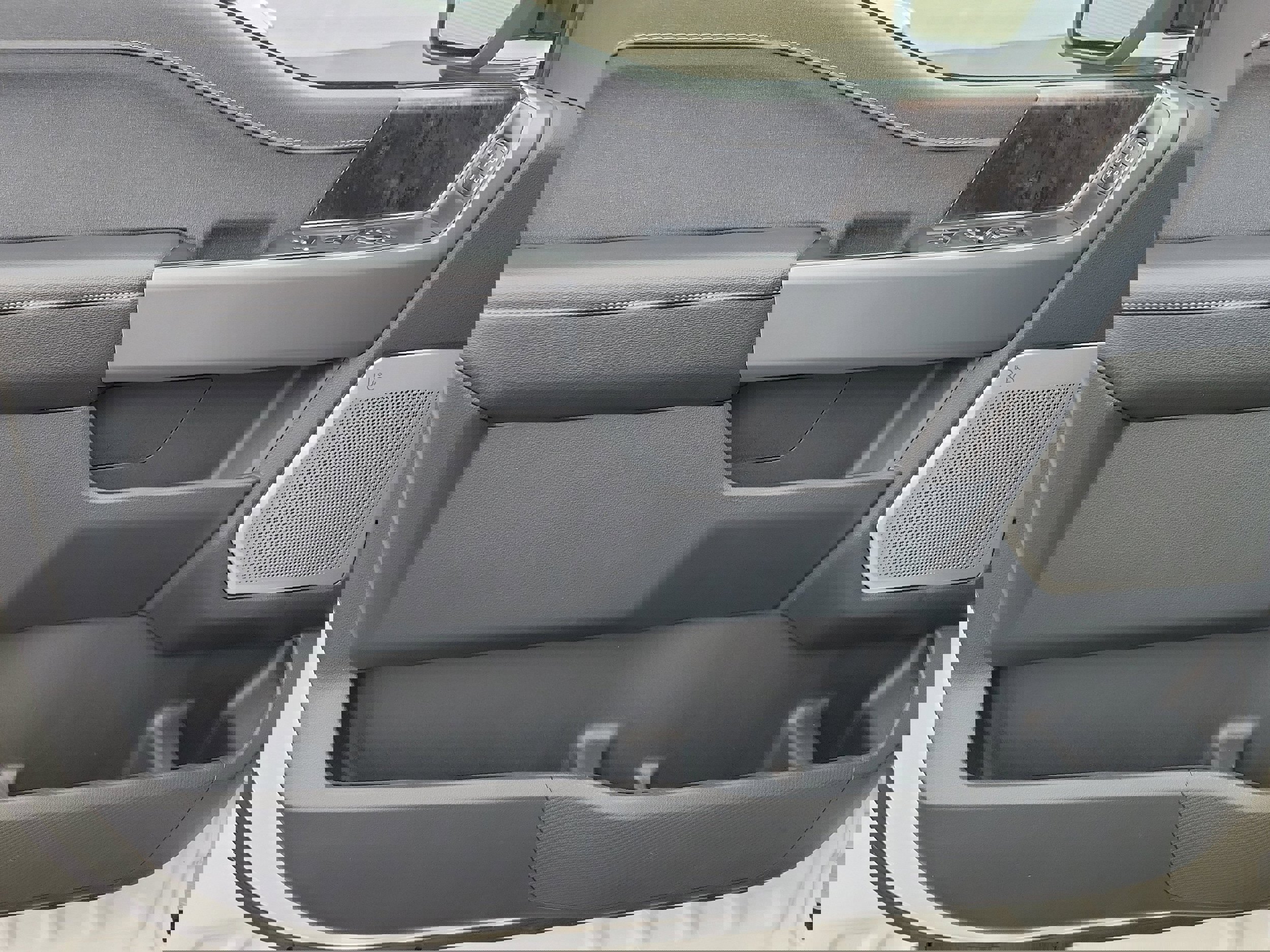 Used 2023 Ford F150 Lariat w/ Equipment Group 502A High image 15