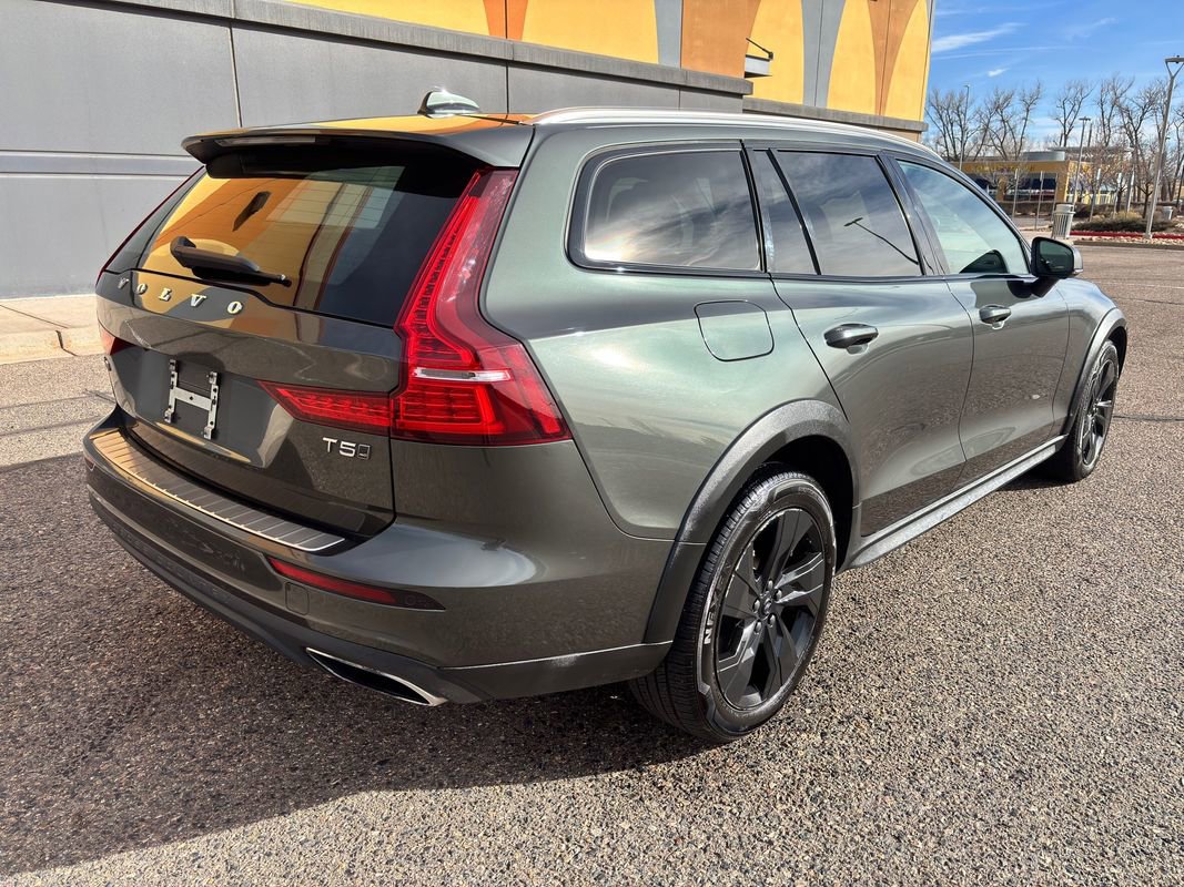 Used 2020 Volvo V60 T5 Cross Country w/ Protection Package Premier image 5