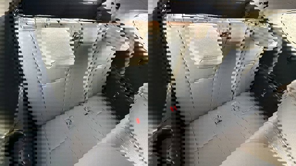 Used 2022 Toyota Highlander XLE image 19