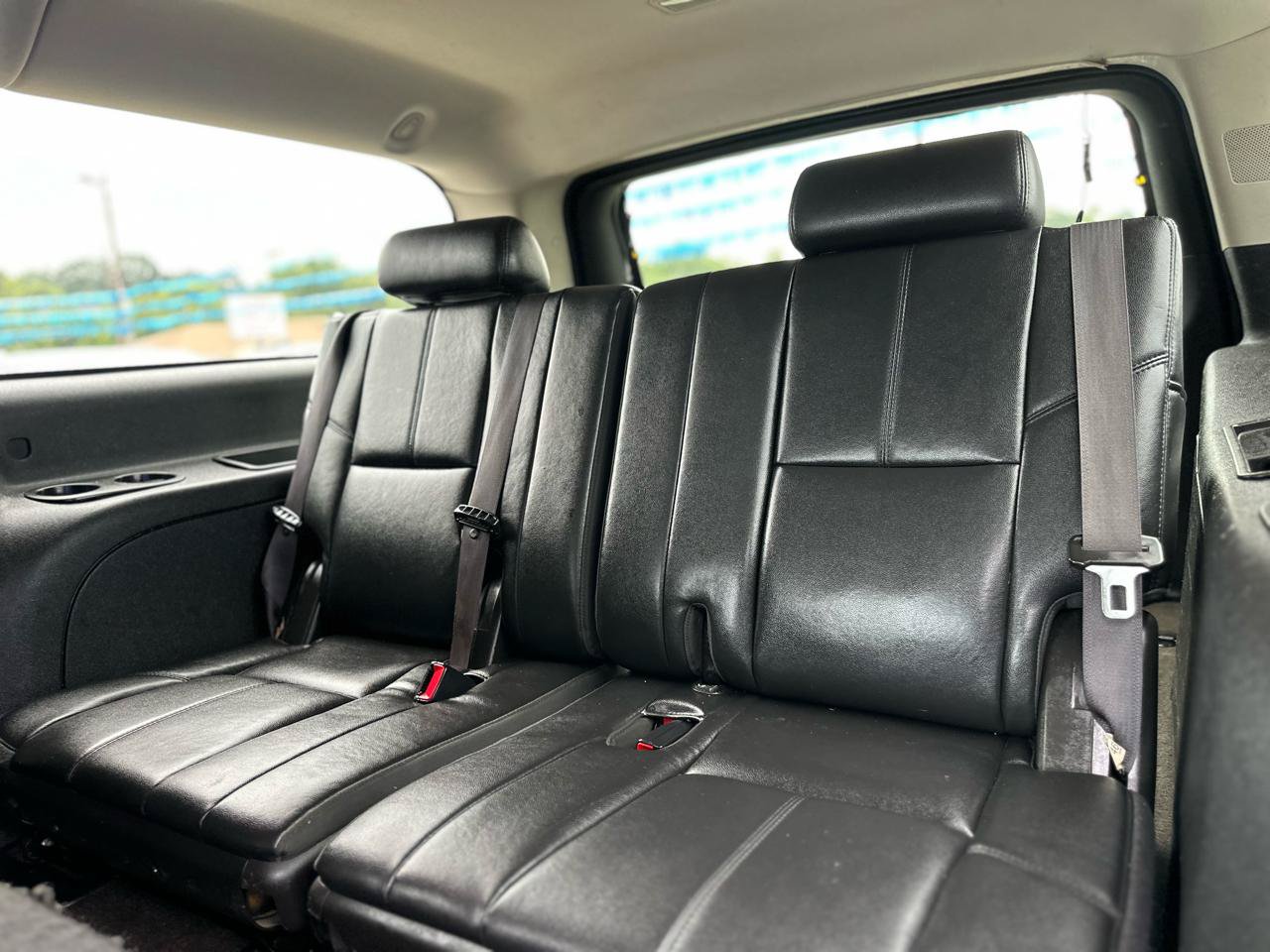 Used 2014 Chevrolet Suburban LT RWD image 13