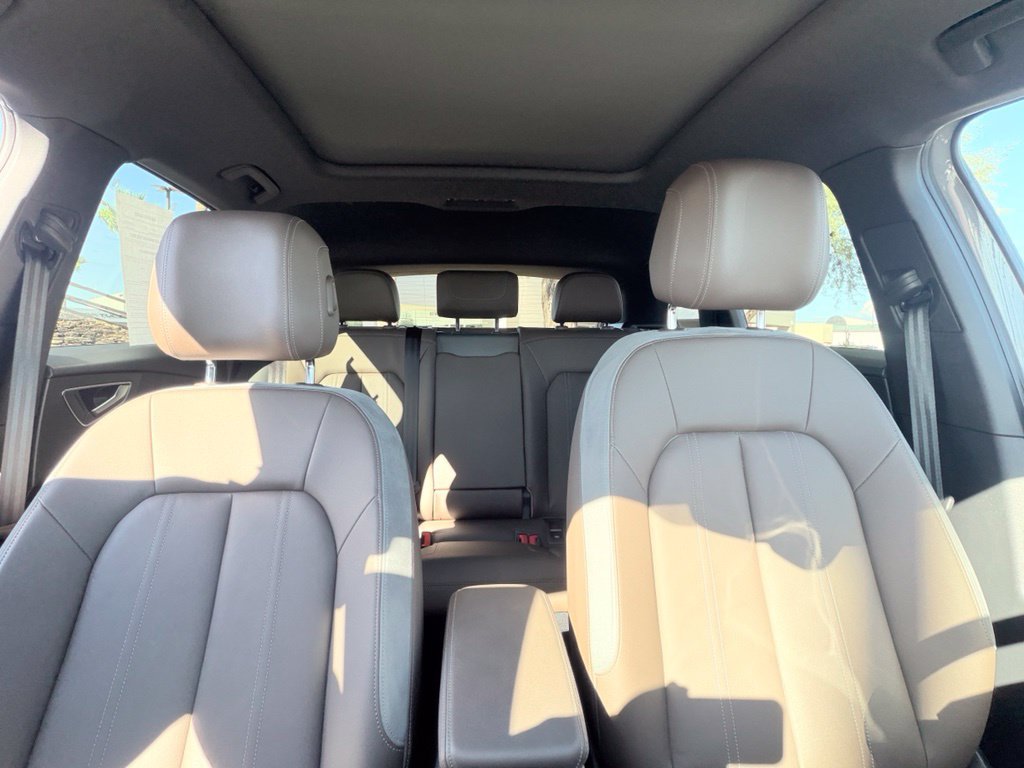 Used 2023 Audi Q4 e-tron Premium RWD image 7