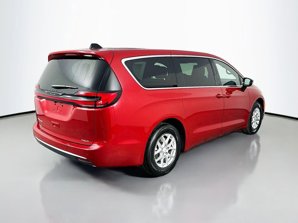 New 2027 Chrysler Pacifica Select FWD image 7