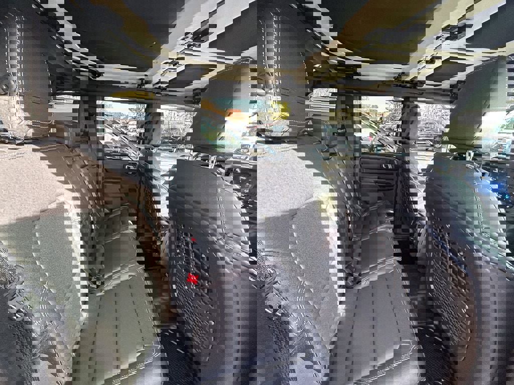 Used 2025 Ford Bronco Badlands image 22