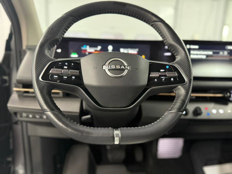 Used 2023 Nissan Ariya FWD image 23
