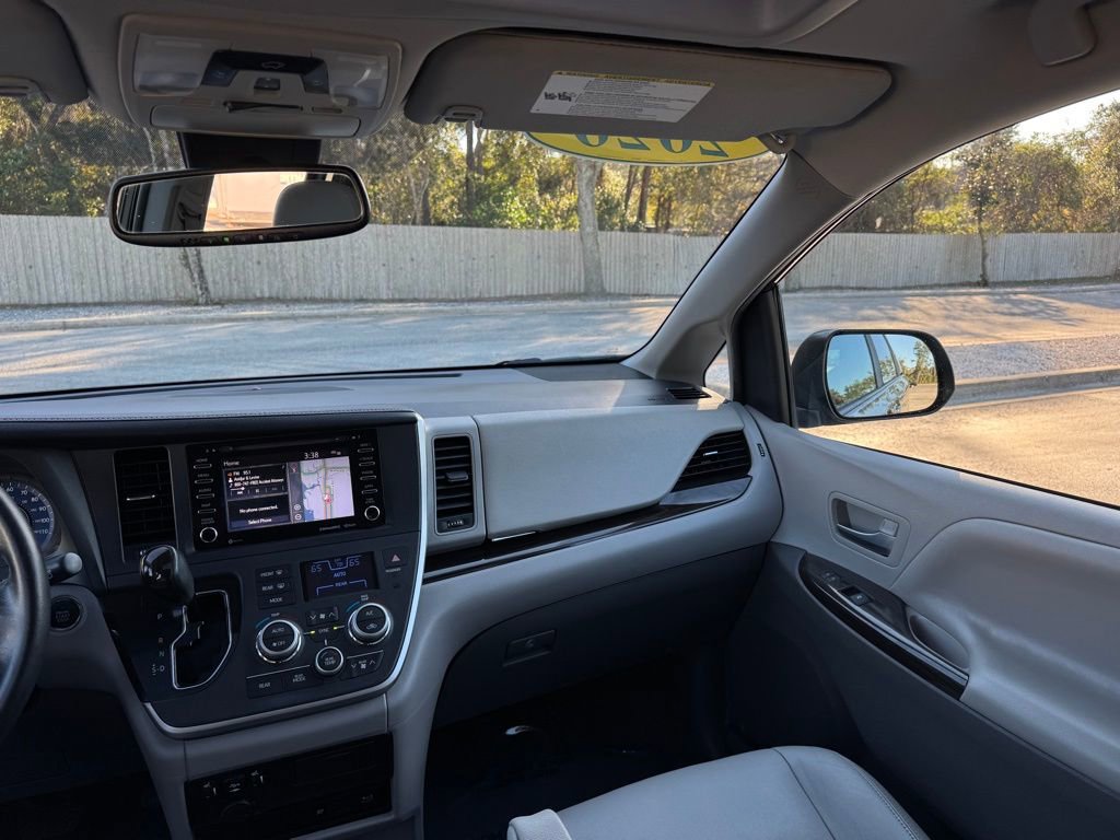 Used 2020 Toyota Sienna XLE Premium image 24