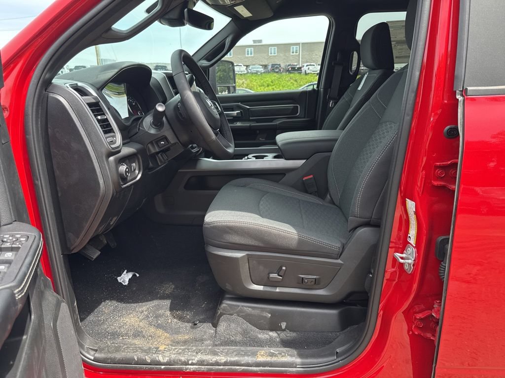 New 2026 RAM 2500 Big Horn AWD/4WD image 15