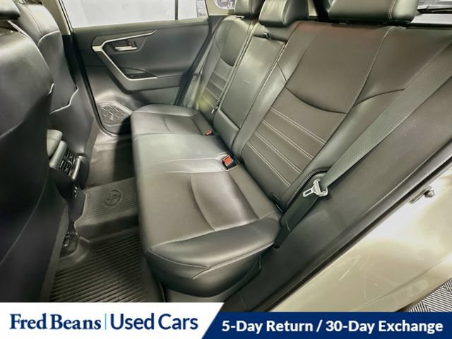 Used 2020 Toyota RAV4 Limited AWD/4WD image 32