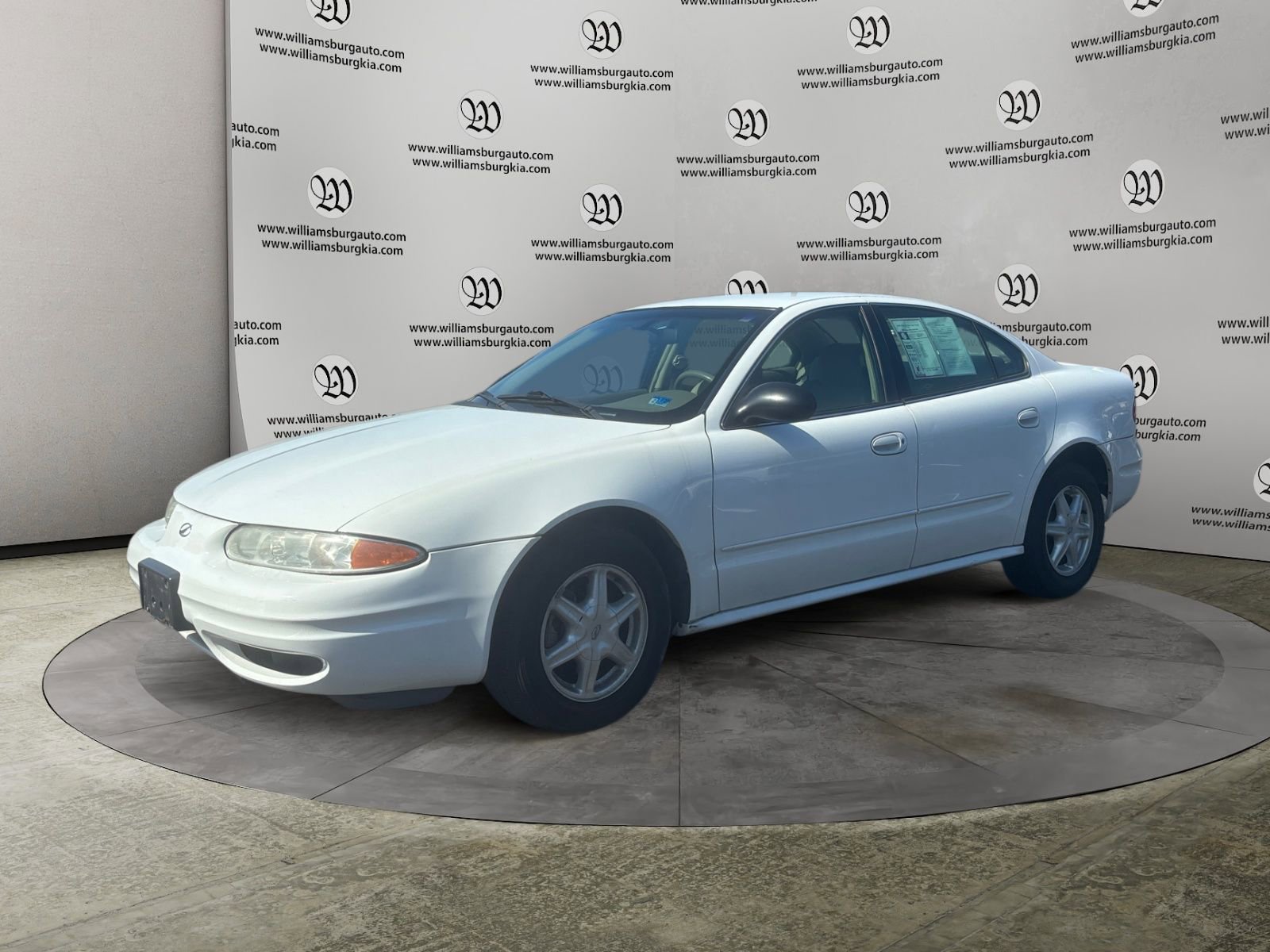 Used 2004 Oldsmobile Alero GL image 1