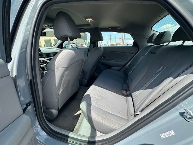 Used 2021 Hyundai Elantra SEL w/ Convenience + Premium Package image 12