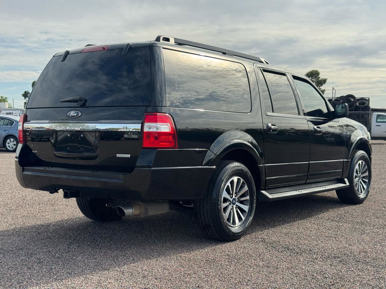 Used 2016 Ford Expedition EL XLT image 12