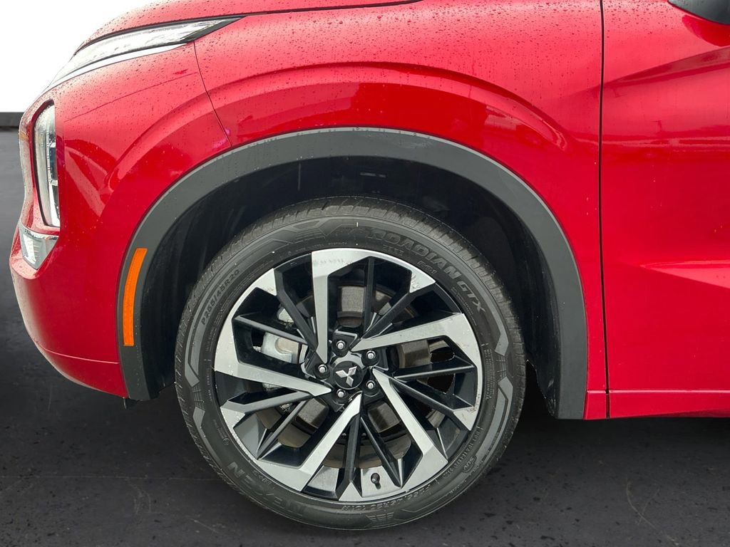 Used 2023 Mitsubishi Outlander SEL image 13