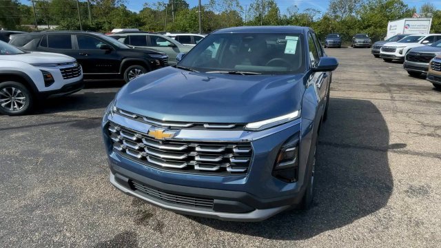 New 2027 Chevrolet Equinox LT w/ LPO, Floor Liner Package FWD image 5