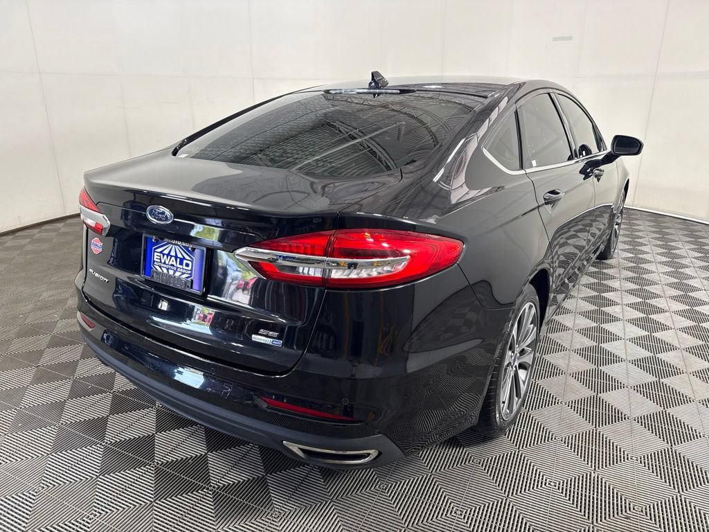 Used 2020 Ford Fusion SE AWD/4WD image 10