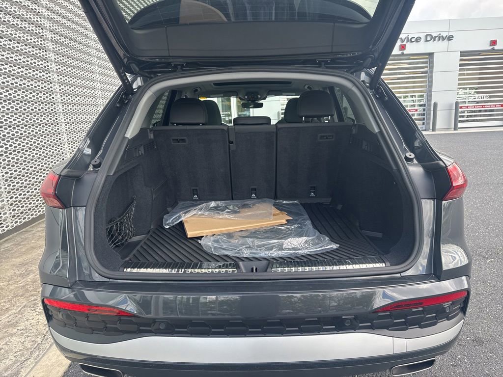 Used 2025 Audi Q5 Premium Plus w/ Premium Plus AWD/4WD image 16