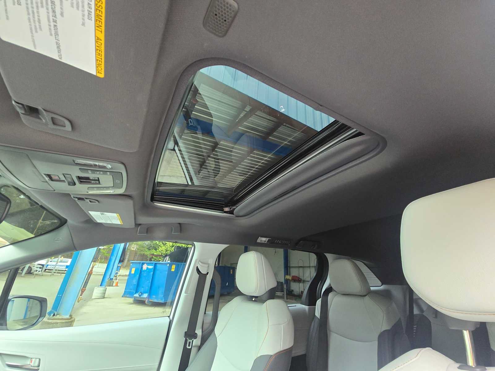 Used 2024 Toyota Sienna XSE AWD/4WD image 23