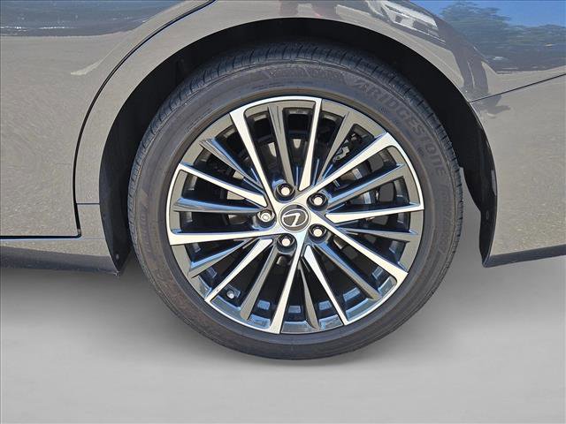 Certified 2024 Lexus ES 300h w/ Premium Package FWD image 22