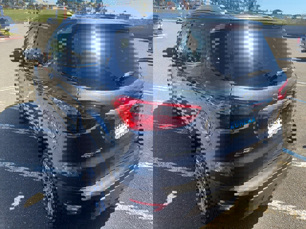 Used 2021 Ford EcoSport Titanium image 16