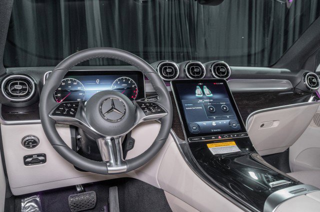 Certified 2026 Mercedes-Benz GLC 300 4MATIC image 18